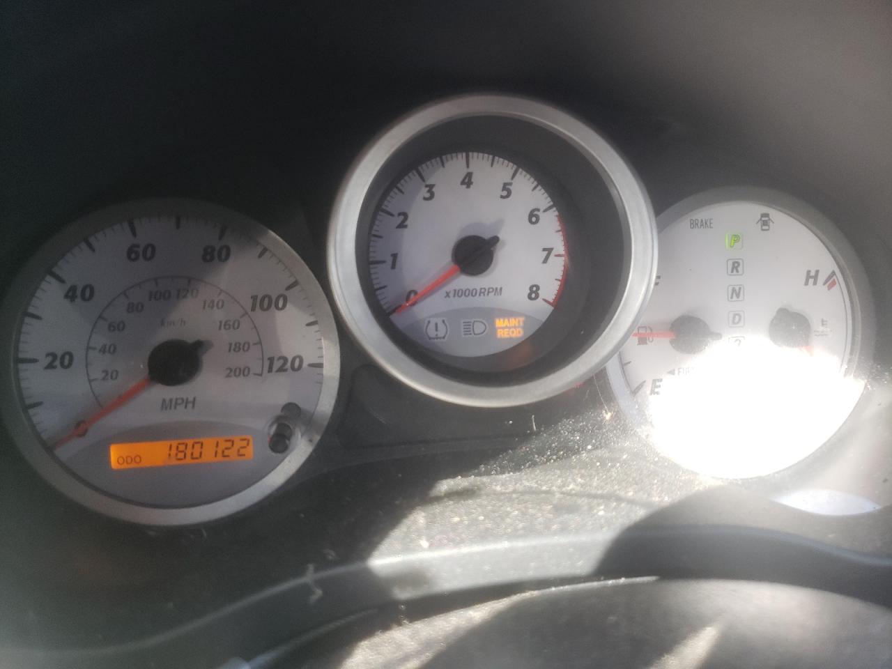 Photo 8 from auction – 2004 TOYOTA RAV4 with VIN JTEHD20V140013467