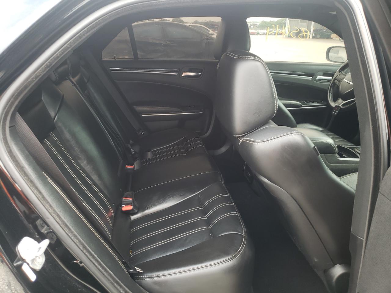 Photo 6 from auction – 2019 CHRYSLER 300 S with VIN 2C3CCABG5KH601069