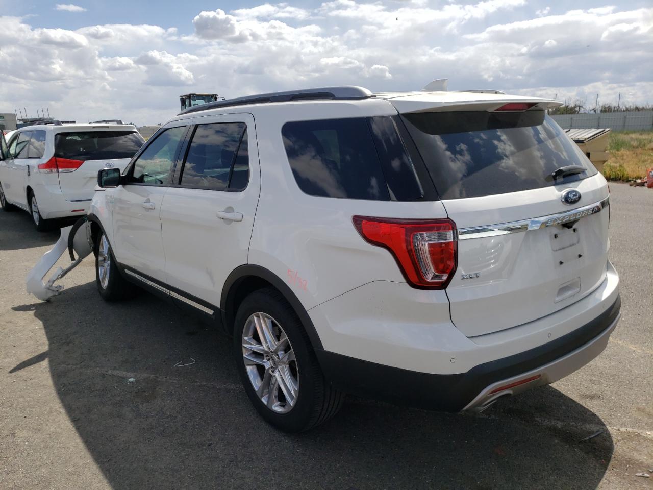 Photo 3 from auction – 2016 FORD EXPLORER X with VIN 1FM5K7D89GGD29799