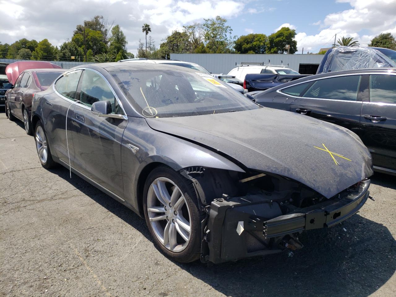 TESLA MODEL S 85 2015 with VIN 5YJSA1H27FF098746 - Photo from auction