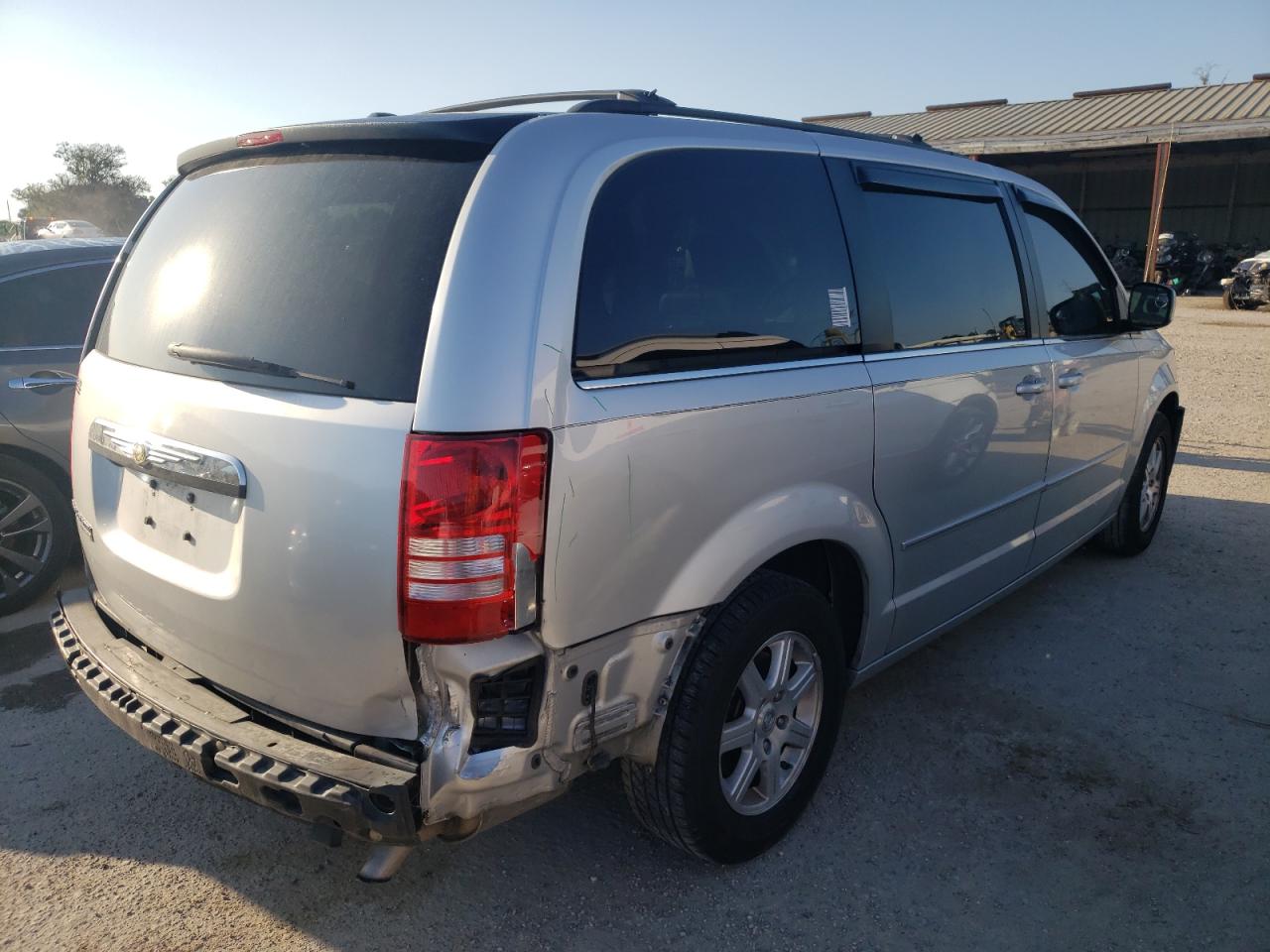 Photo 4 from auction – 2008 CHRYSLER TOWN & COU with VIN 2A8HR54P48R648979