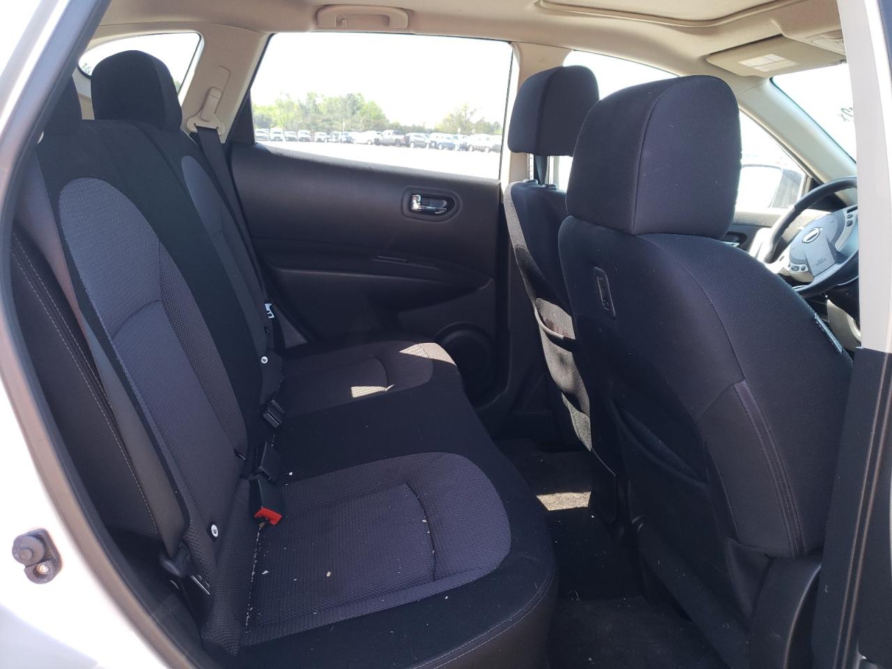 Photo 6 from auction – 2012 NISSAN ROGUE S with VIN JN8AS5MV1CW717059