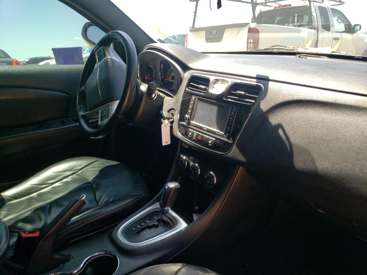 Photo 9 from auction – 2012 CHRYSLER 200 LIMITE with VIN 1C3CCBCB1CN137747