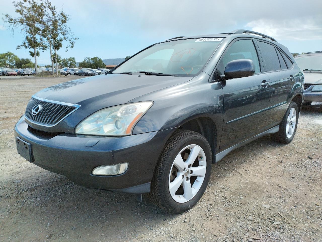 Photo 2 from auction – 2005 LEXUS RX 330 with VIN 2T2HA31U55C064420