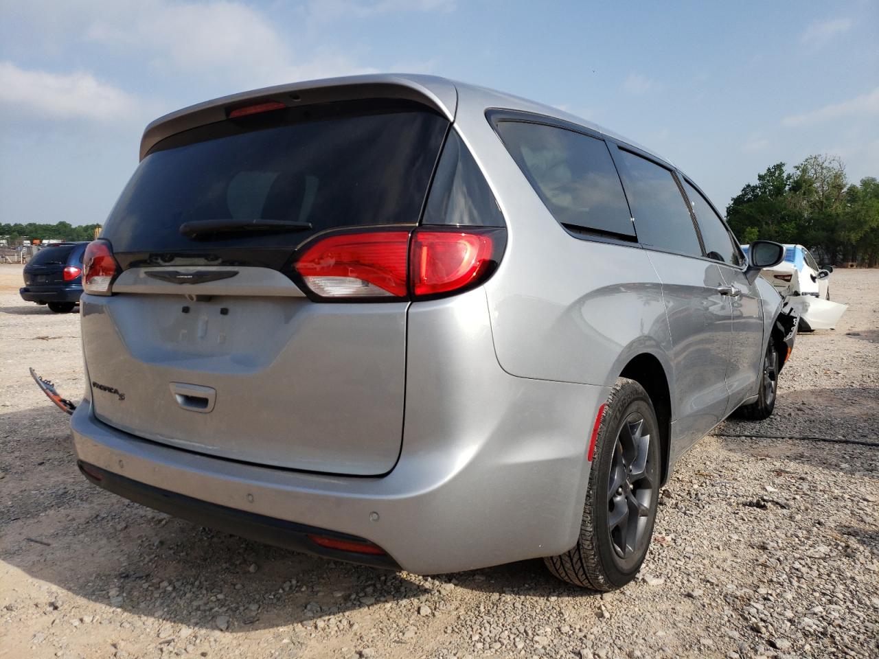 Photo 4 from auction – 2020 CHRYSLER PACIFICA T with VIN 2C4RC1FG7LR150772