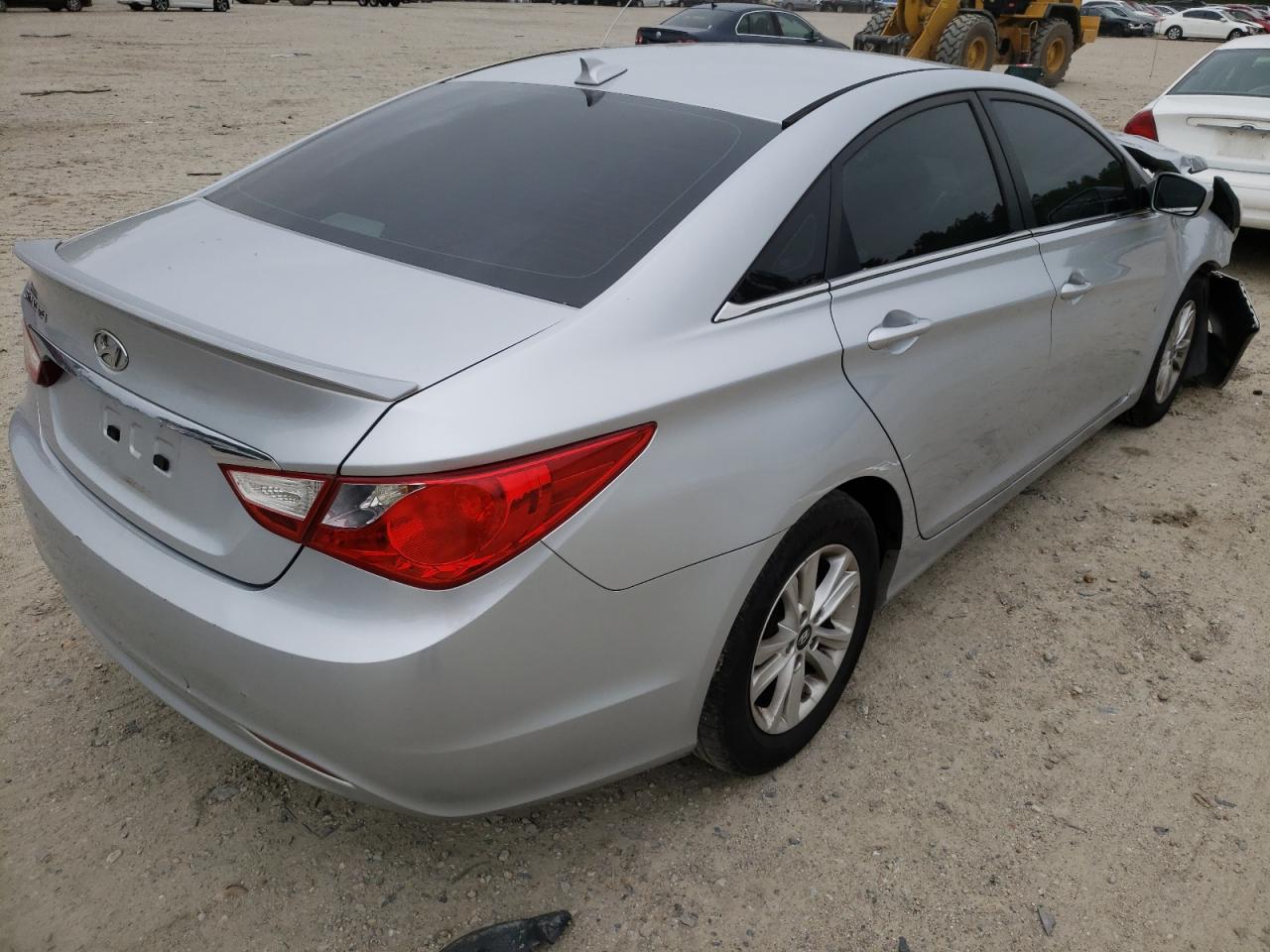 Photo 4 from auction – 2013 HYUNDAI SONATA GLS with VIN 5NPEB4AC3DH608510