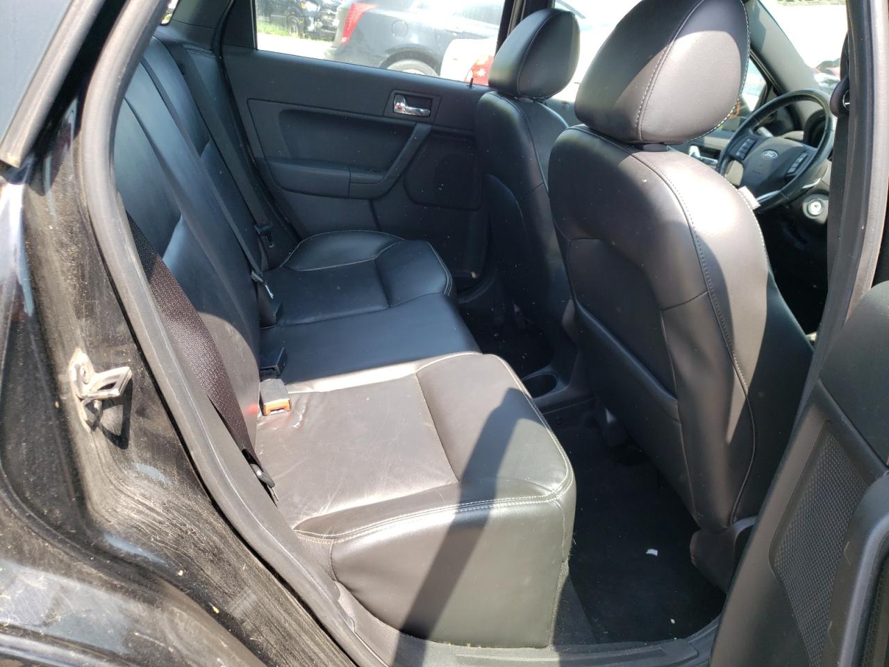 Photo 6 from auction – 2011 FORD FOCUS SES with VIN 1FAHP3GN9BW113775