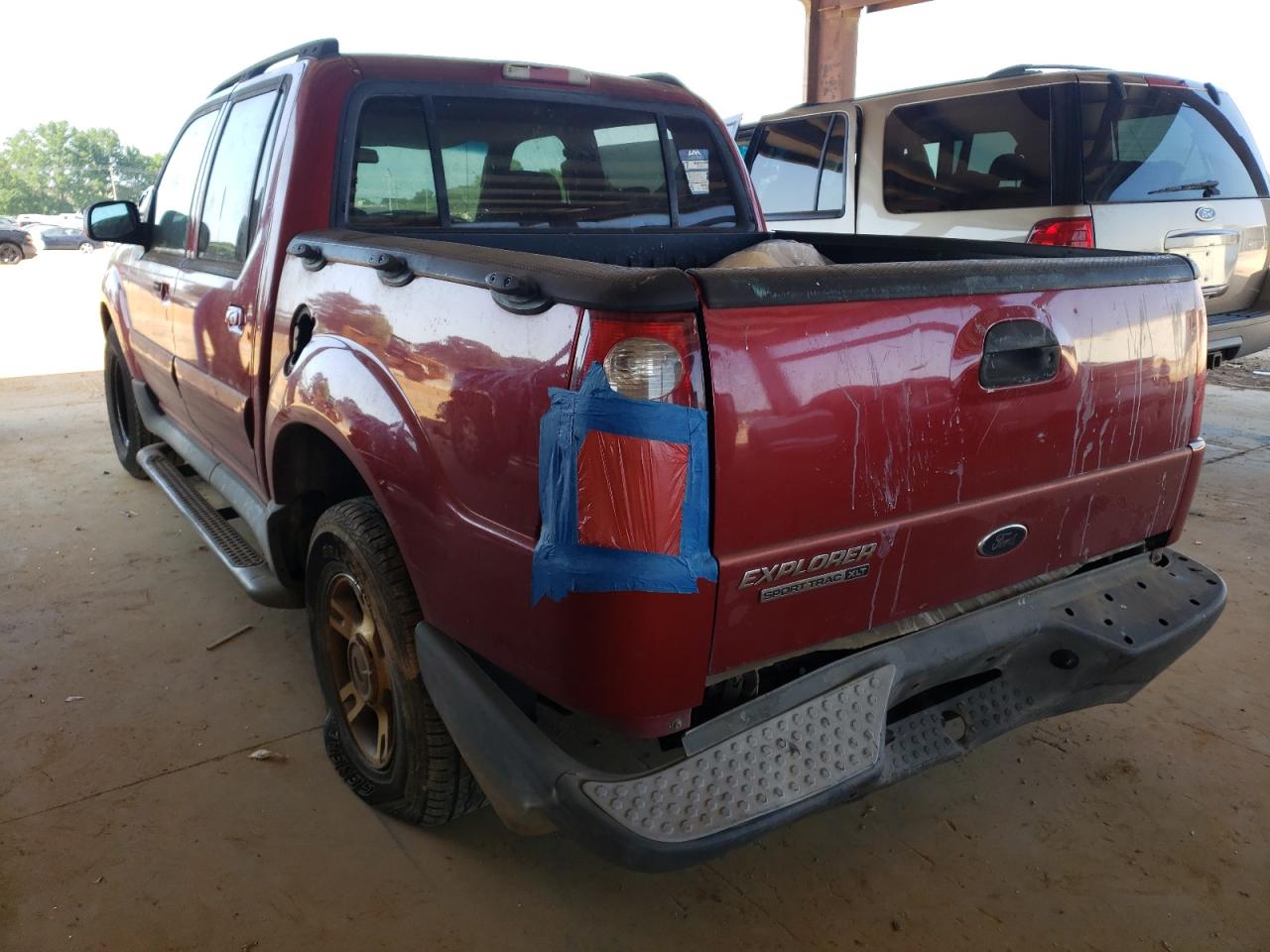 Photo 3 from auction – 2004 FORD EXPLORER S with VIN 1FMZU67K54UA70772