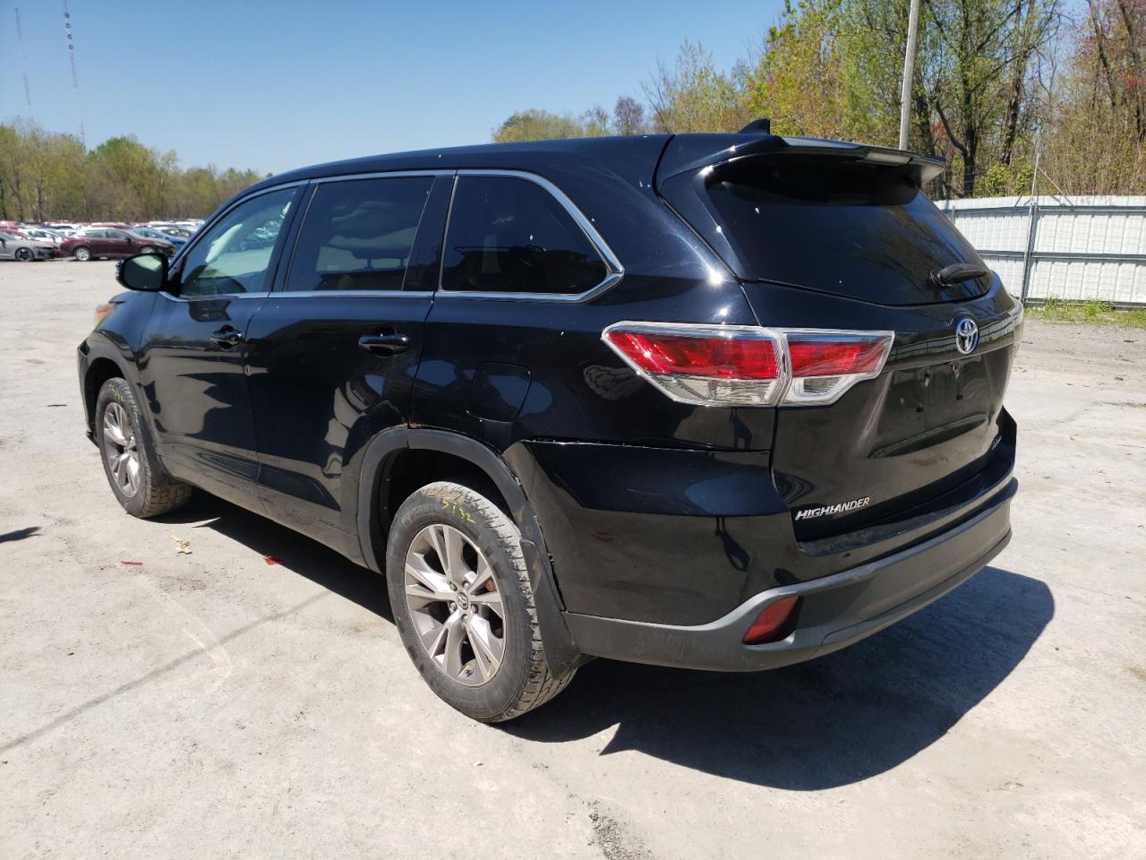 Photo 3 from auction – 2016 TOYOTA HIGHLANDER with VIN 5TDBKRFH3GS226092