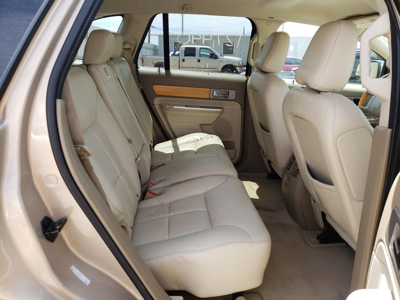 Photo 17 from auction – 2007 LINCOLN MKX with VIN 2LMDU88C17BJ25696