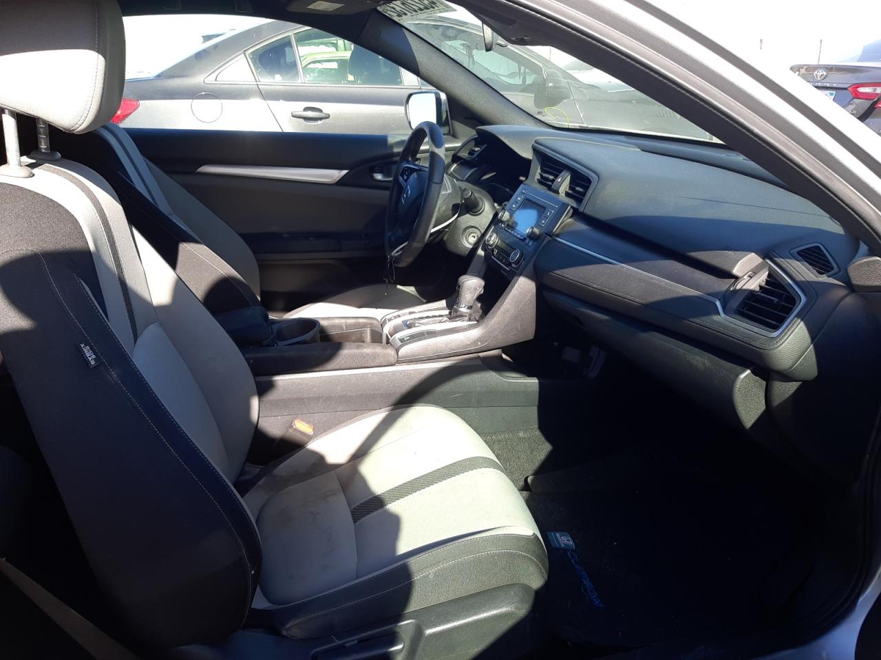 Photo 5 from auction – 2016 HONDA CIVIC LX with VIN 2HGFC4B54GH310449