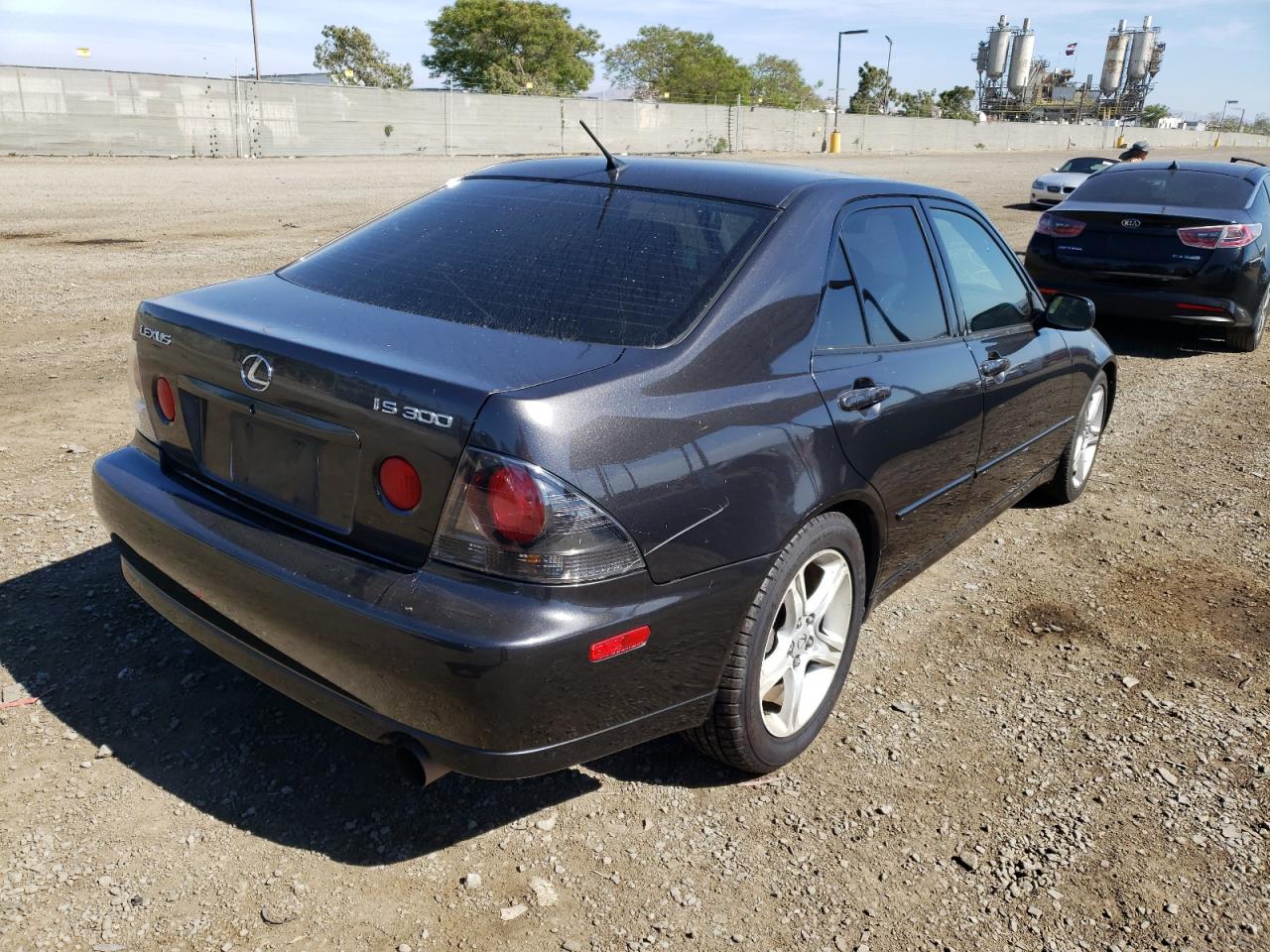 Photo 4 from auction – 2002 LEXUS IS 300 with VIN JTHBD192420054359