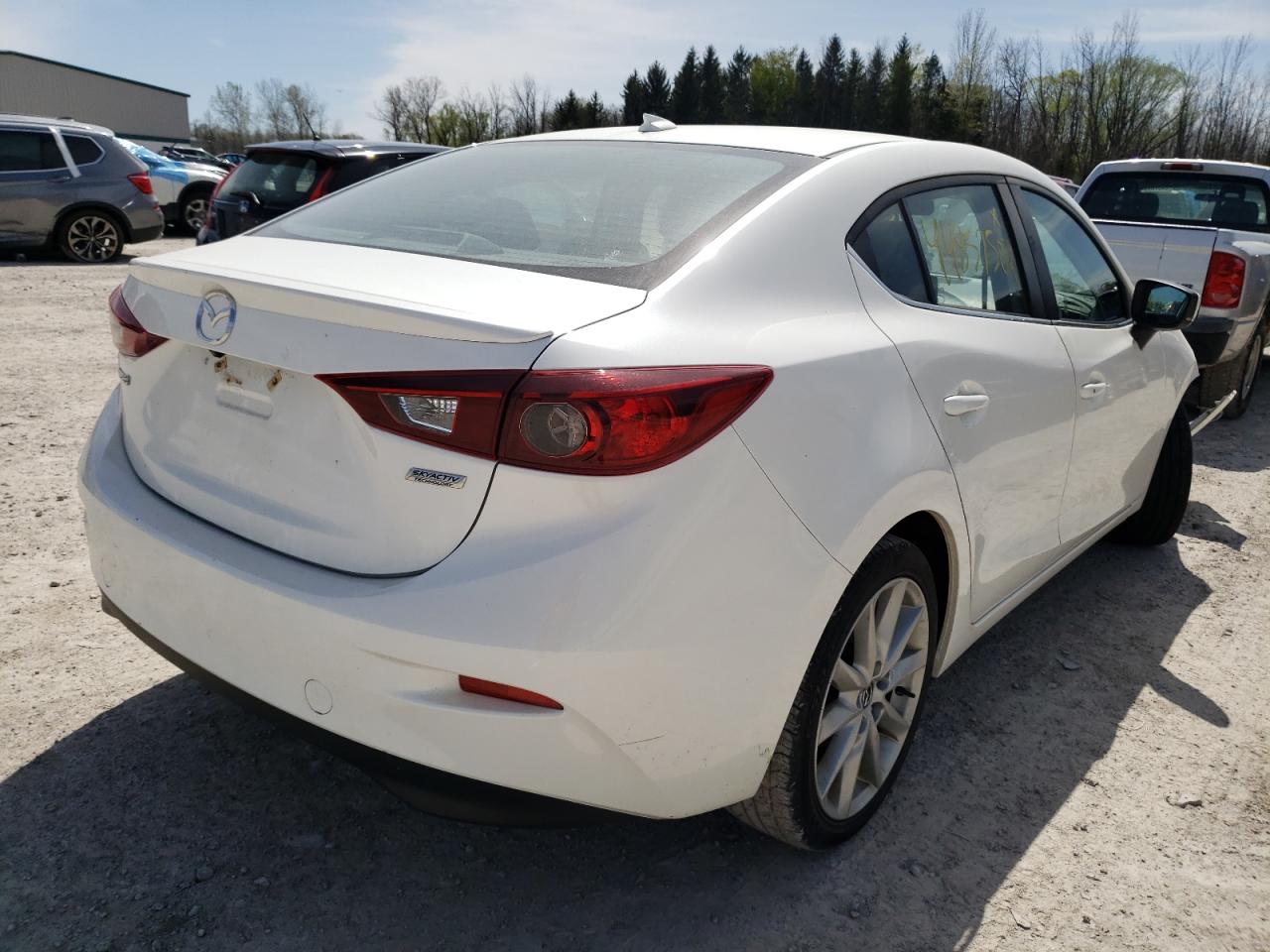 Photo 4 from auction – 2017 MAZDA 3 TOURING with VIN JM1BN1V74H1141732