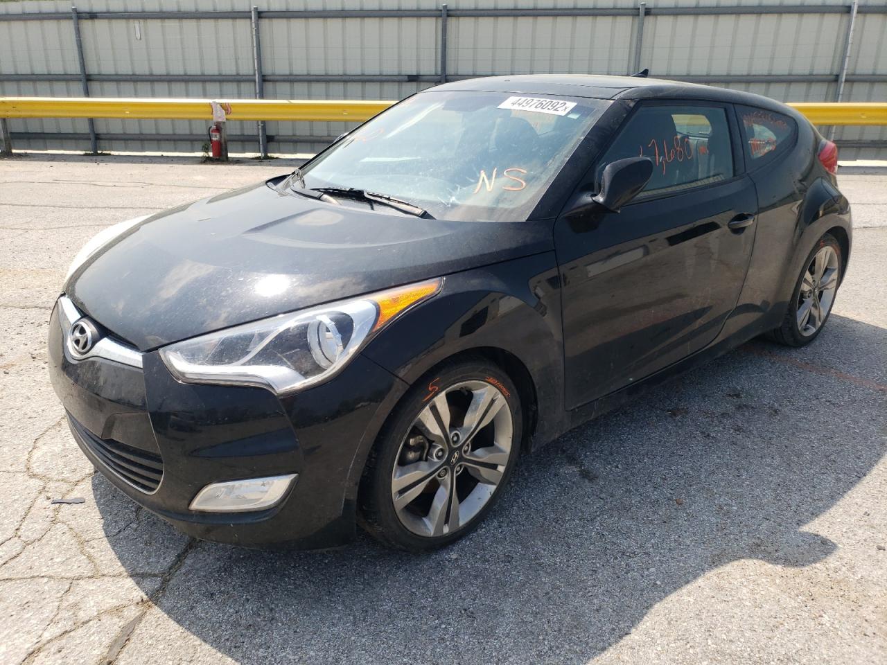 Photo 2 from auction – 2016 HYUNDAI VELOSTER with VIN KMHTC6AD3GU252798