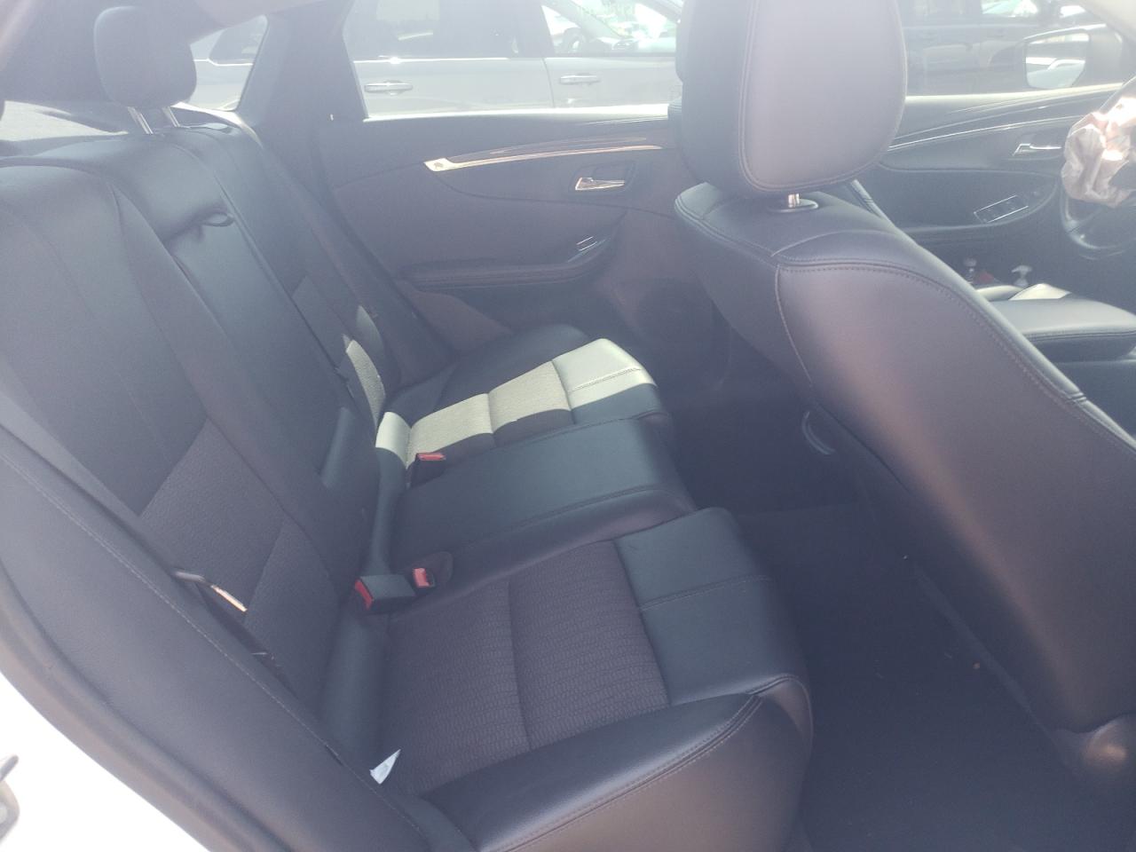 Photo 6 from auction – 2017 CHEVROLET IMPALA LT with VIN 2G1105SA8H9153033