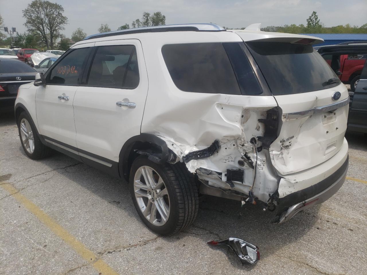 Photo 3 from auction – 2017 FORD EXPLORER L with VIN 1FM5K8F87HGB91068