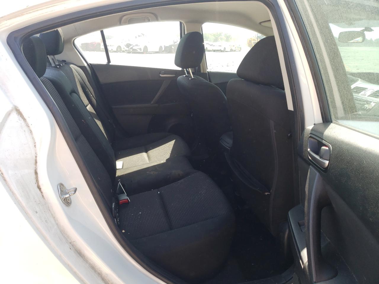 Photo 6 from auction – 2012 MAZDA 3 I with VIN JM1BL1V85C1657041