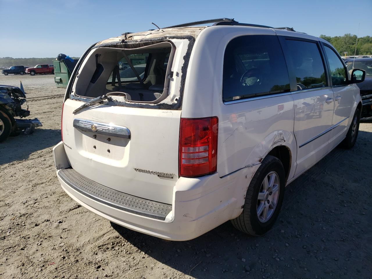 Photo 4 from auction – 2010 CHRYSLER TOWN & COU with VIN 2A4RR5D10AR451203