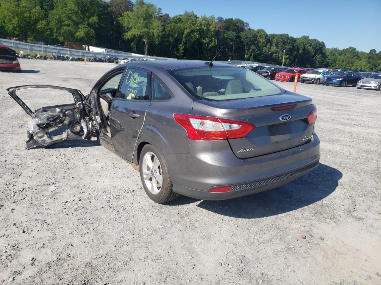 Photo 3 from auction – 2014 FORD FOCUS SE with VIN 1FADP3F22EL152669