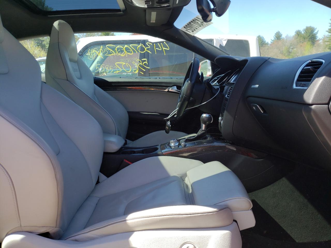 Photo 5 from auction – 2013 AUDI RS5 with VIN WUAC6AFR6DA900511