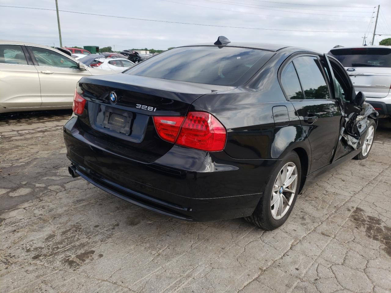 Photo 4 from auction – 2010 BMW 328 I with VIN WBAPH7G52ANM52387
