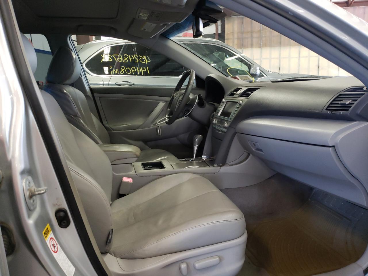 Photo 5 from auction – 2007 TOYOTA CAMRY HYBR with VIN JTNBB46K973018097