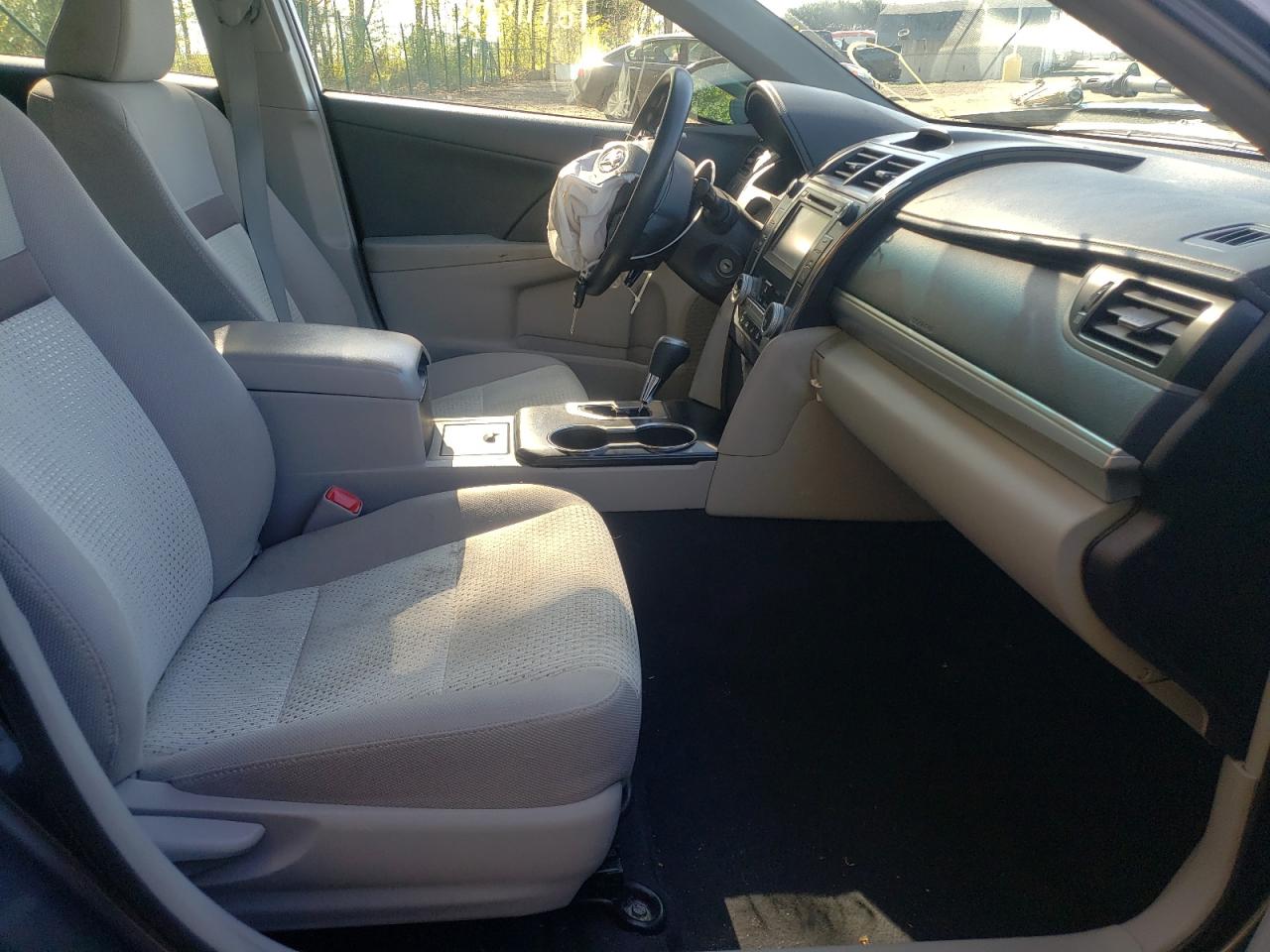 Photo 5 from auction – 2014 TOYOTA CAMRY L with VIN 4T1BF1FK0EU422772
