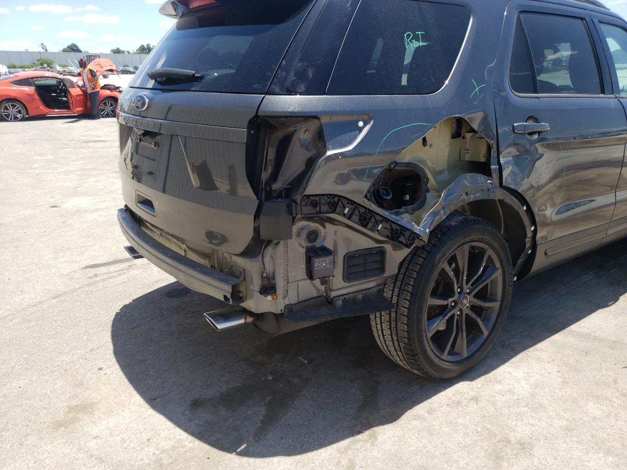 Photo 9 from auction – 2018 FORD EXPLORER X with VIN 1FM5K7D80JGA63015