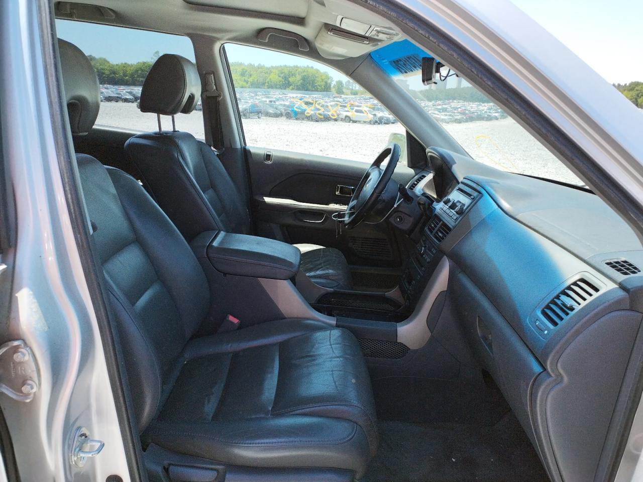 Photo 5 from auction – 2006 HONDA PILOT EX with VIN 5FNYF28696B047544