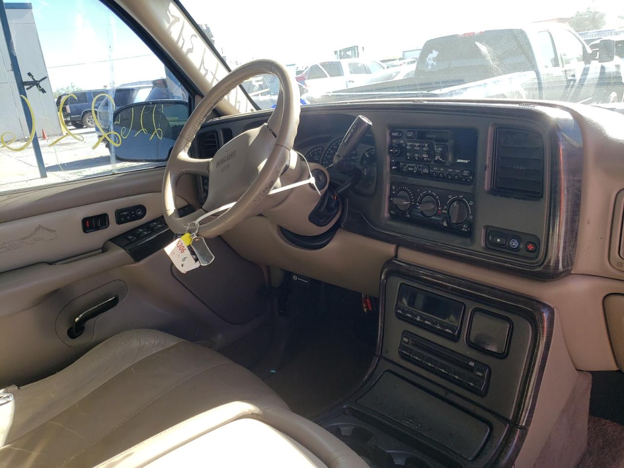 Photo 9 from auction – 2002 GMC DENALI XL with VIN 1GKFK66UX2J305895