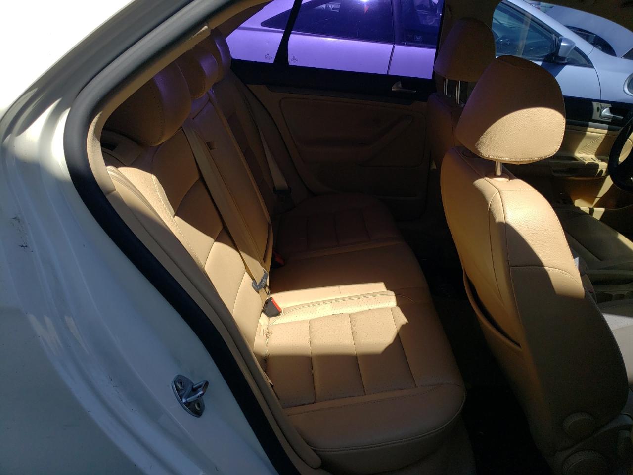 Photo 6 from auction – 2007 VOLKSWAGEN JETTA WOLF with VIN 3VWEG71K27M121708