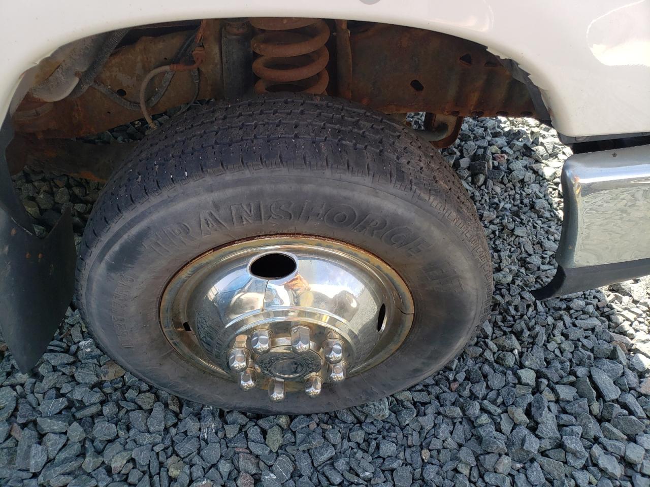 Photo 9 from auction – 2011 FORD ECONOLINE with VIN 1FDWE3FL2BDB37589