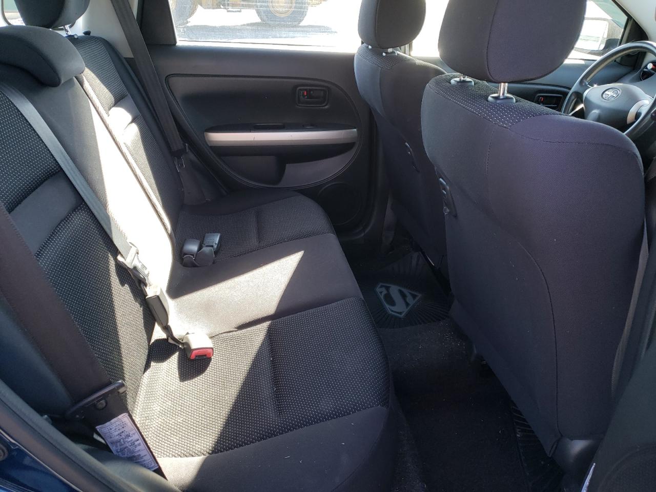 Photo 6 from auction – 2004 TOYOTA SCION XA with VIN JTKKT624740076994