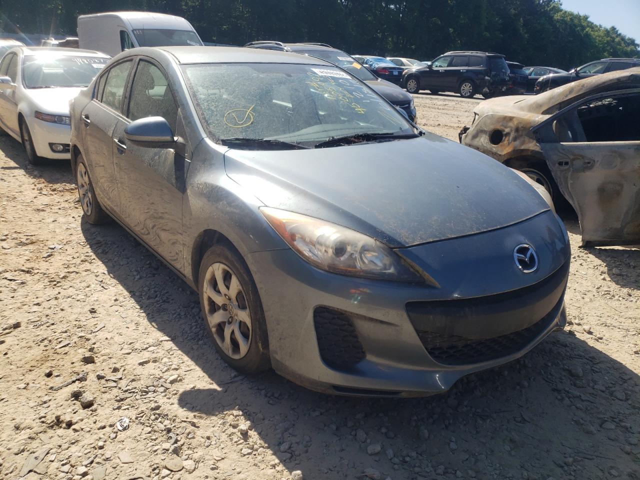 MAZDA 3 I 2012 with VIN JM1BL1UF7C1512101 - Photo from auction