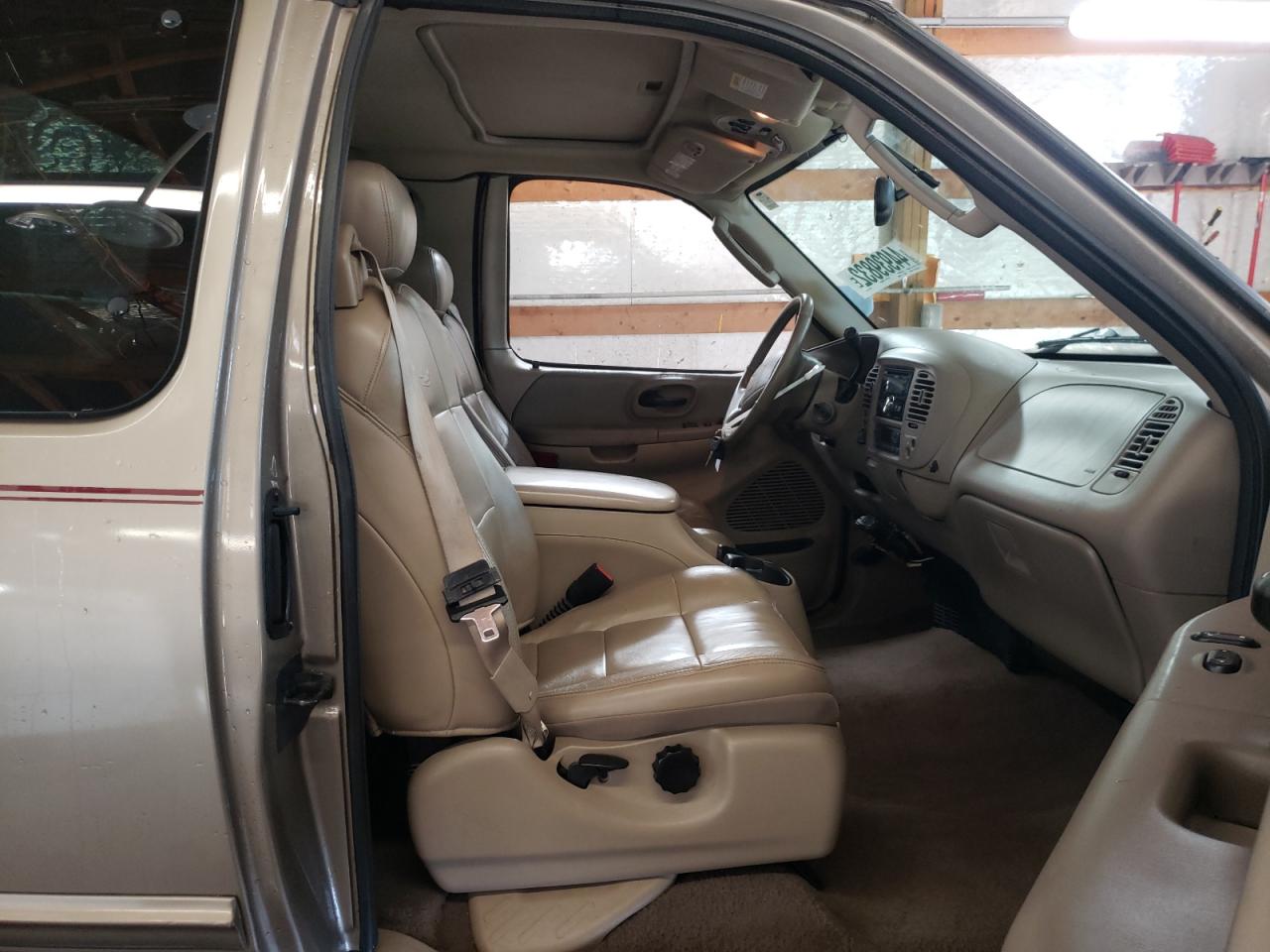 Photo 5 from auction – 2003 FORD F150 with VIN 2FTPX18L33CA51777