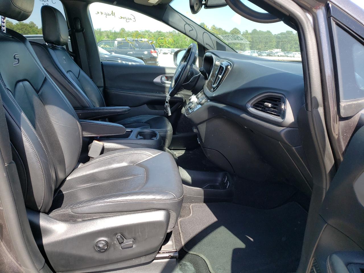 Photo 5 from auction – 2018 CHRYSLER PACIFICA T with VIN 2C4RC1EGXJR193341
