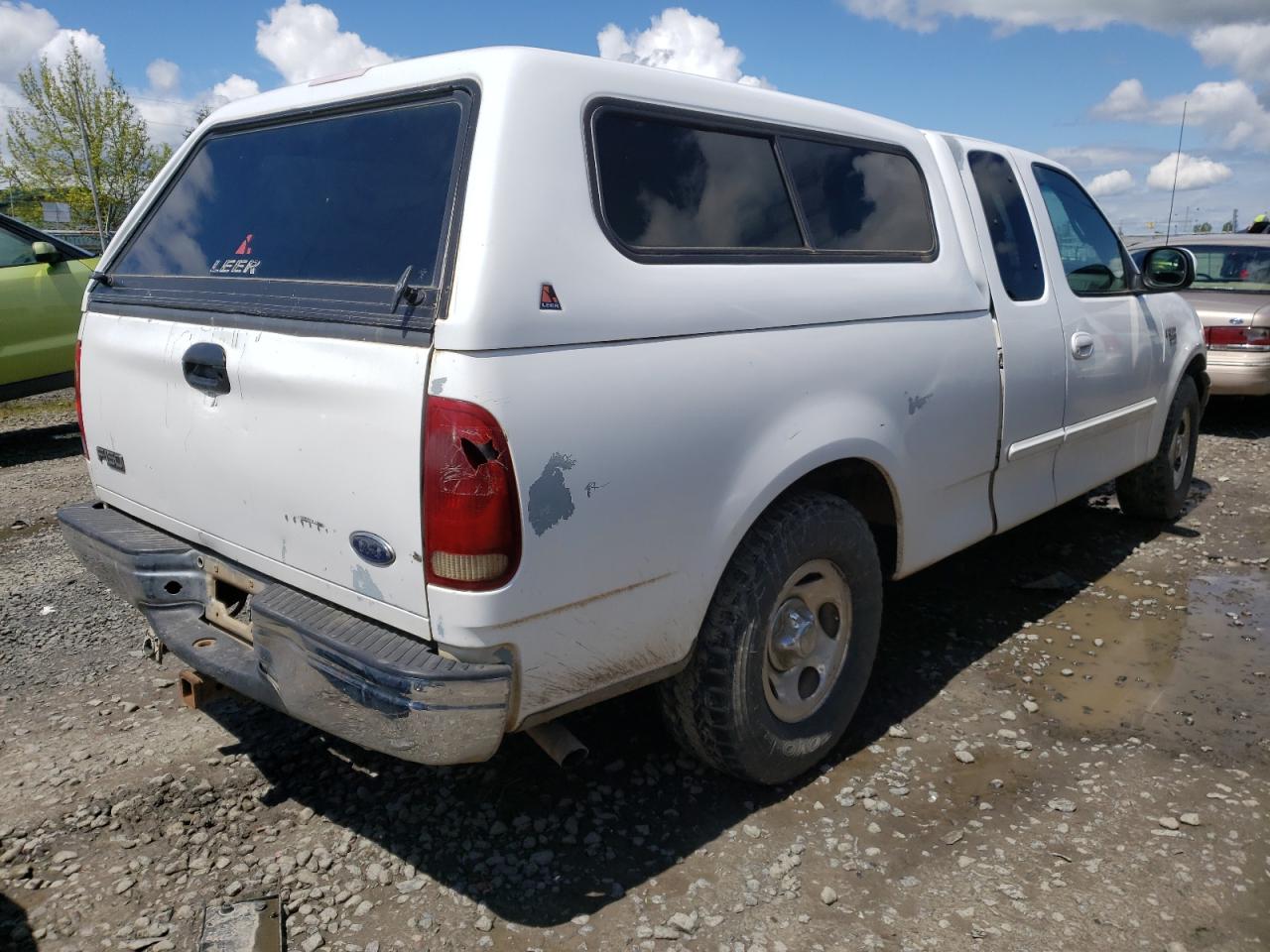 Photo 4 from auction – 1999 FORD F150 with VIN 1FTRX17W0XKC26329
