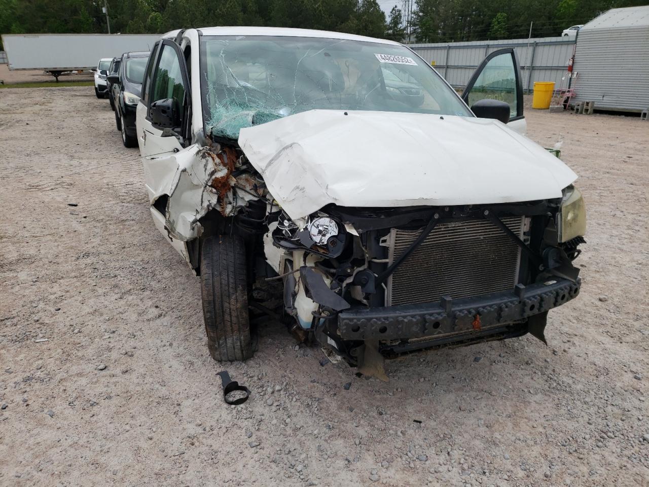 DODGE GRAND CARA 2011 with VIN 2D4RN4DG7BR685620 - Photo from auction
