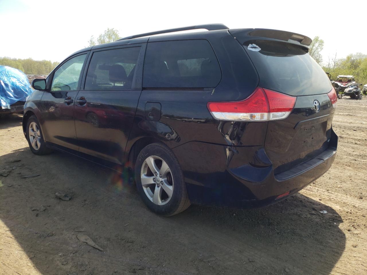 Photo 3 from auction – 2012 TOYOTA SIENNA LE with VIN 5TDKK3DC5CS236718