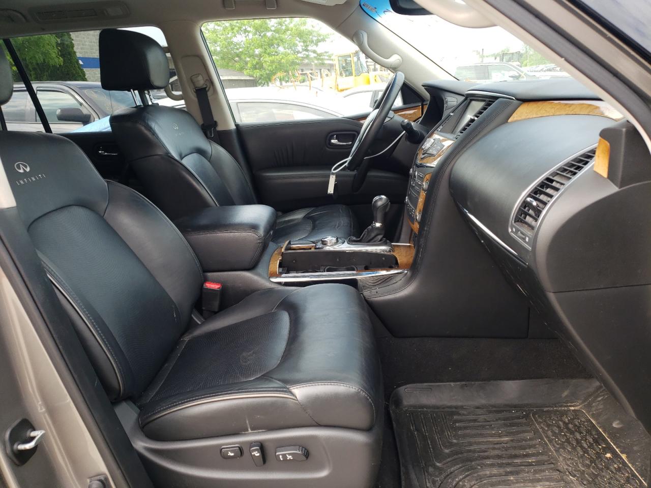 Photo 5 from auction – 2014 INFINITI QX80 with VIN JN8AZ2NE0E9064329