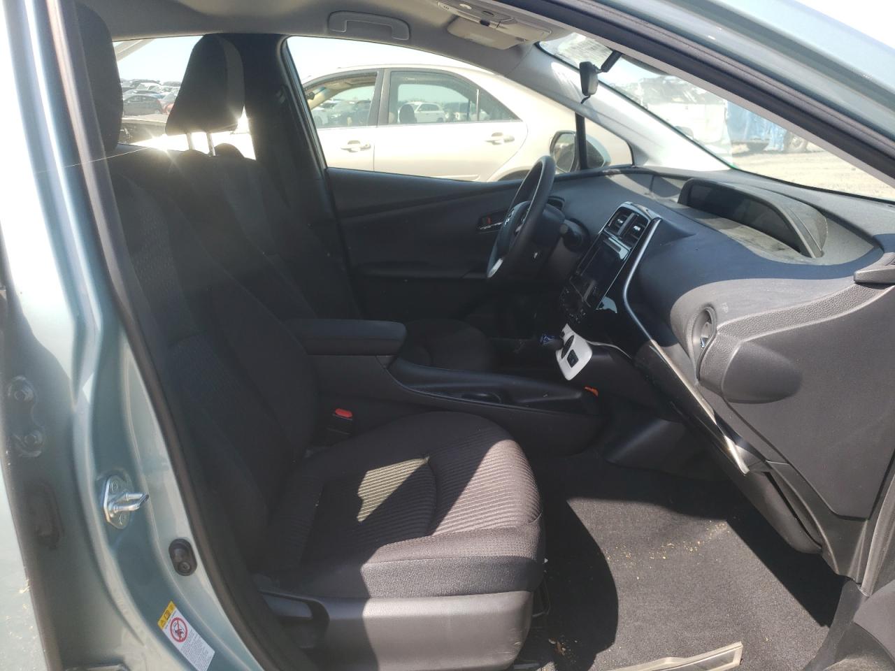 Photo 5 from auction – 2018 TOYOTA PRIUS with VIN JTDKBRFU4J3064267