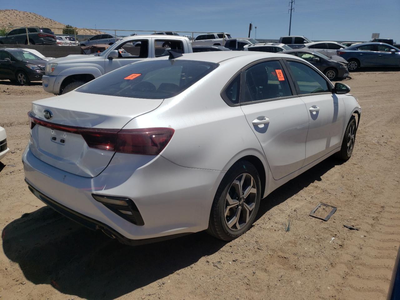Photo 4 from auction – 2021 KIA FORTE FE with VIN 3KPF24AD2ME380470