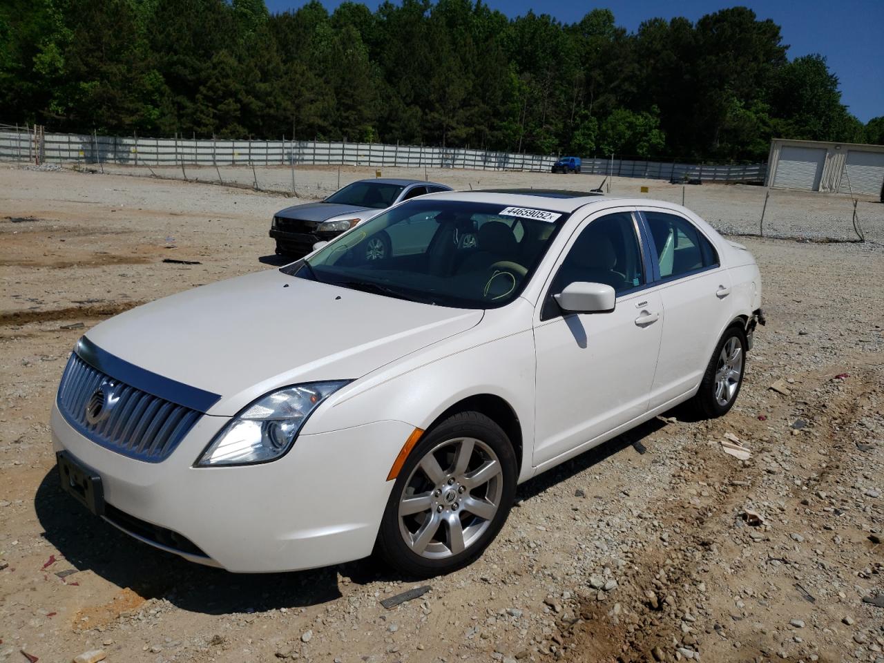 Photo 2 from auction – 2011 MERCURY MILAN PREM with VIN 3MEHM0JG1BR602345