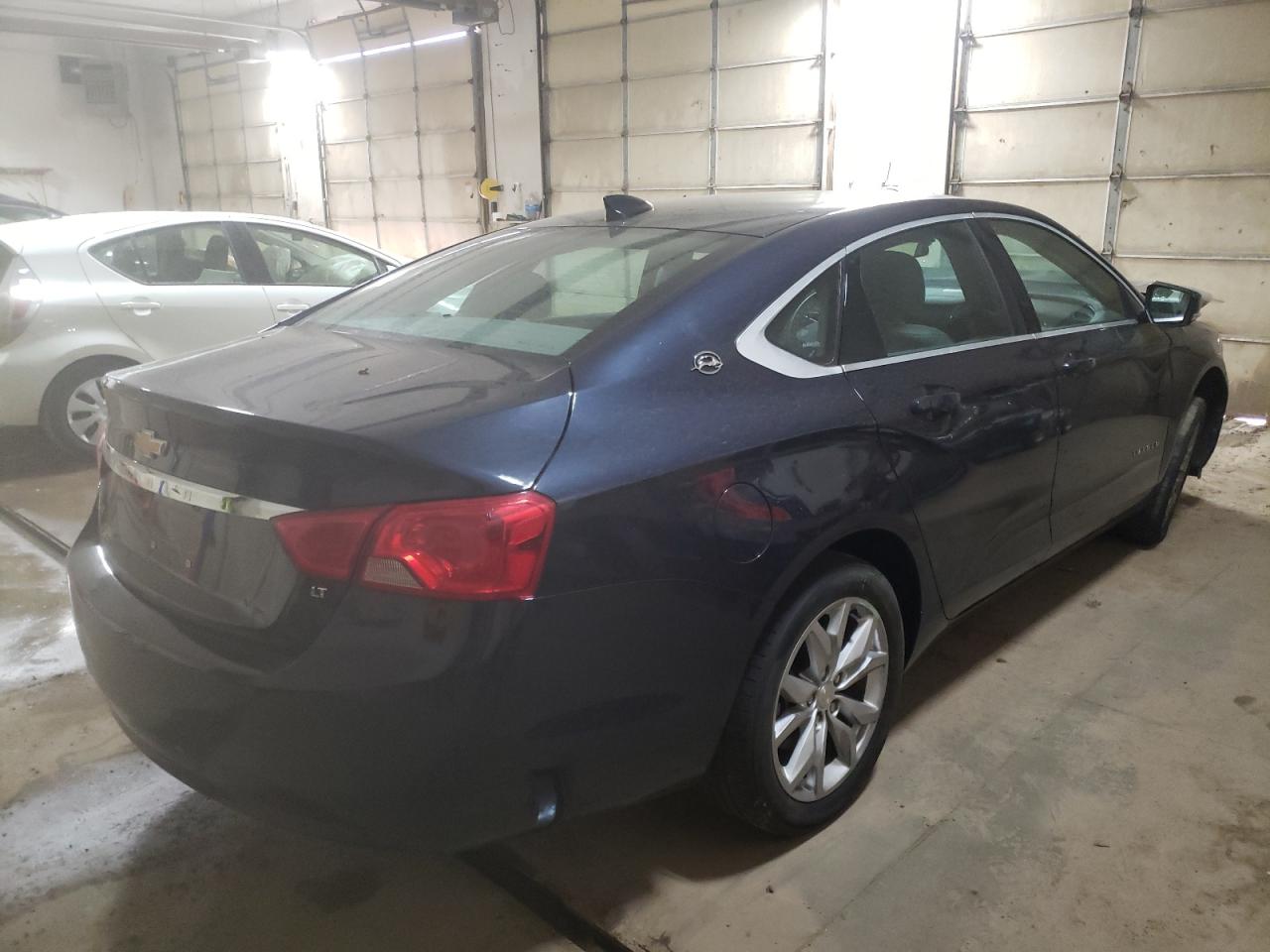 Photo 4 from auction – 2017 CHEVROLET IMPALA LT with VIN 2G1105S36H9169989