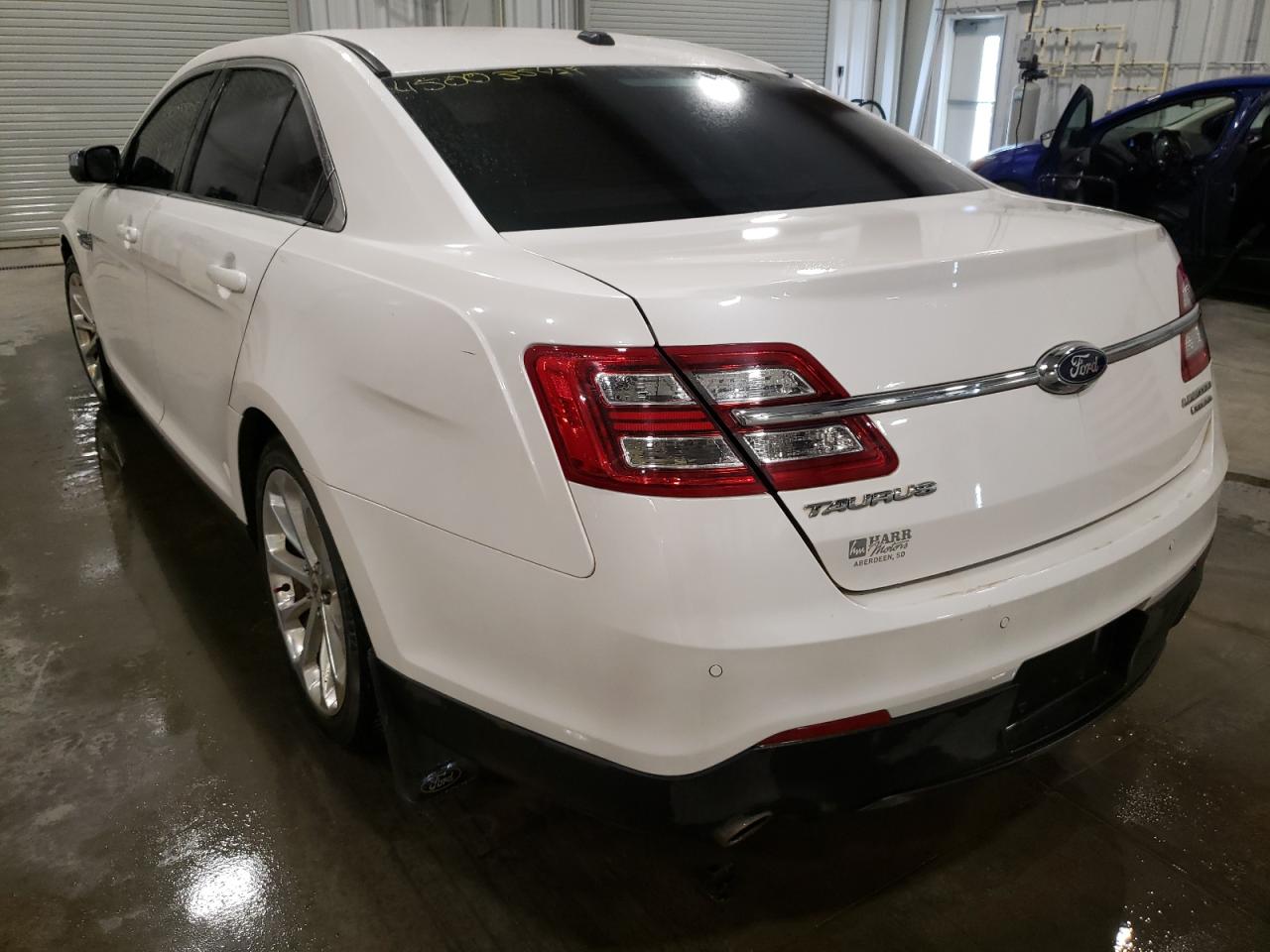 Photo 3 from auction – 2016 FORD TAURUS LIM with VIN 1FAHP2F8XGG141639