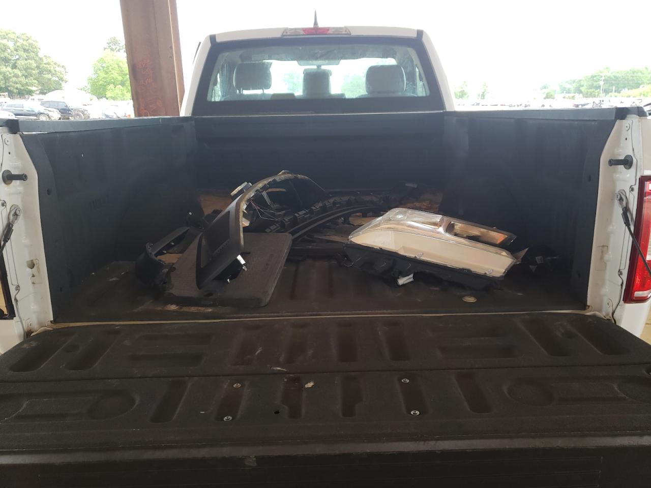 Photo 6 from auction – 2018 FORD F150 with VIN 1FTMF1C51JFA64933