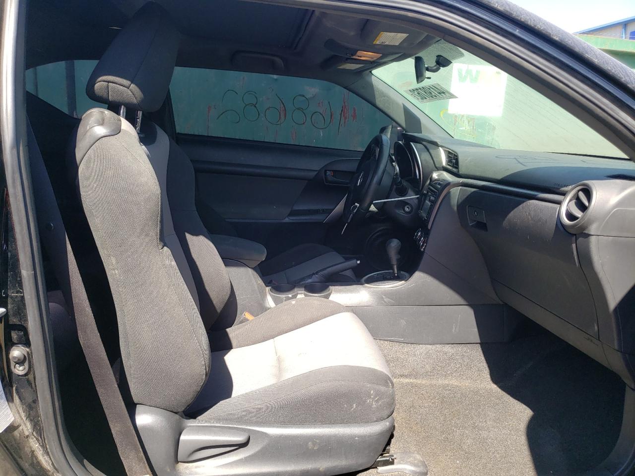 Photo 5 from auction – 2015 TOYOTA SCION TC with VIN JTKJF5C72FJ009044