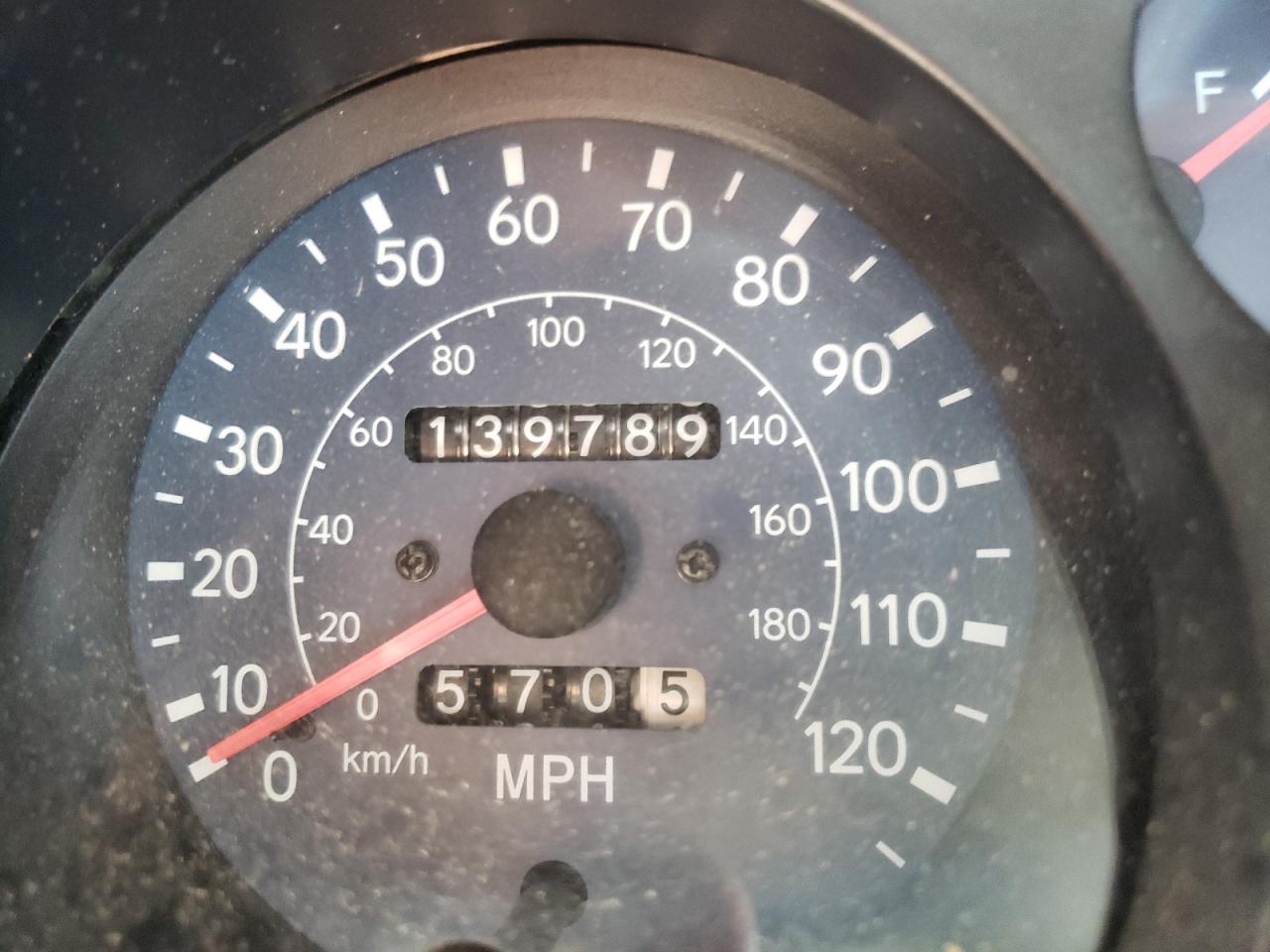 Photo 8 from auction – 1997 TOYOTA RAV4 with VIN JT3GP10VXV7013059