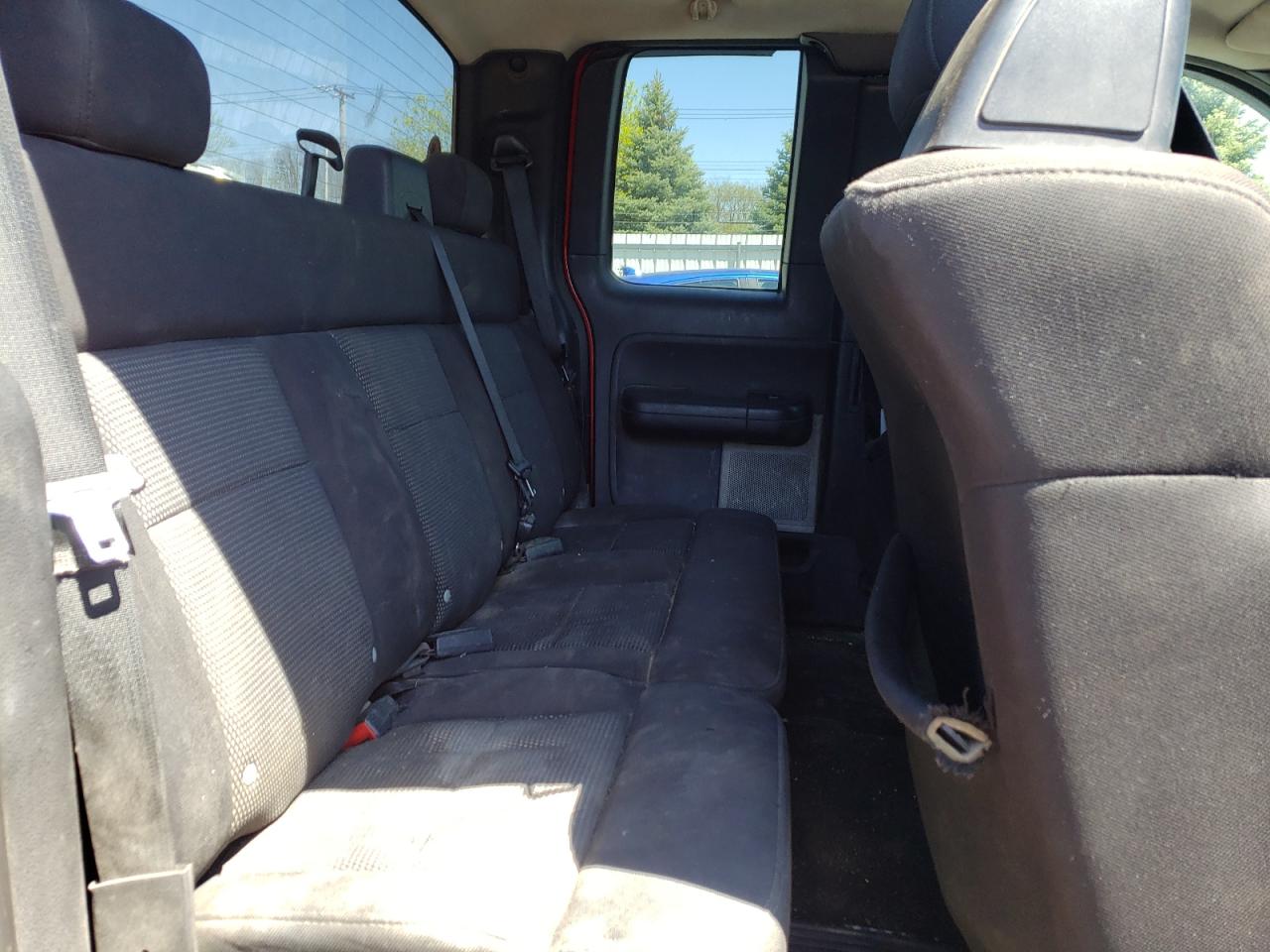 Photo 6 from auction – 2004 FORD F150 with VIN 1FTPX04544KD40200
