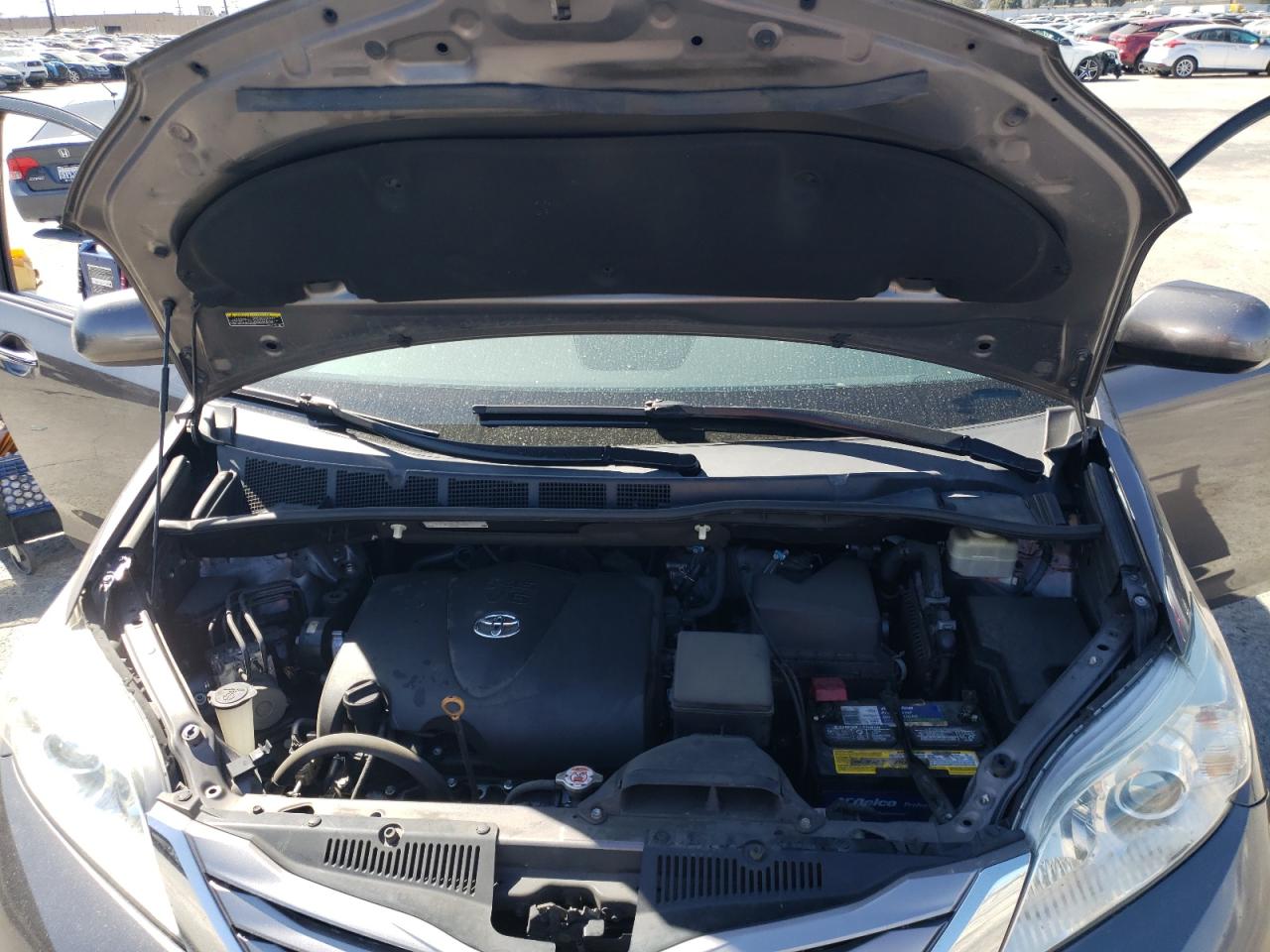Photo 7 from auction – 2017 TOYOTA SIENNA XLE with VIN 5TDYZ3DC2HS779439
